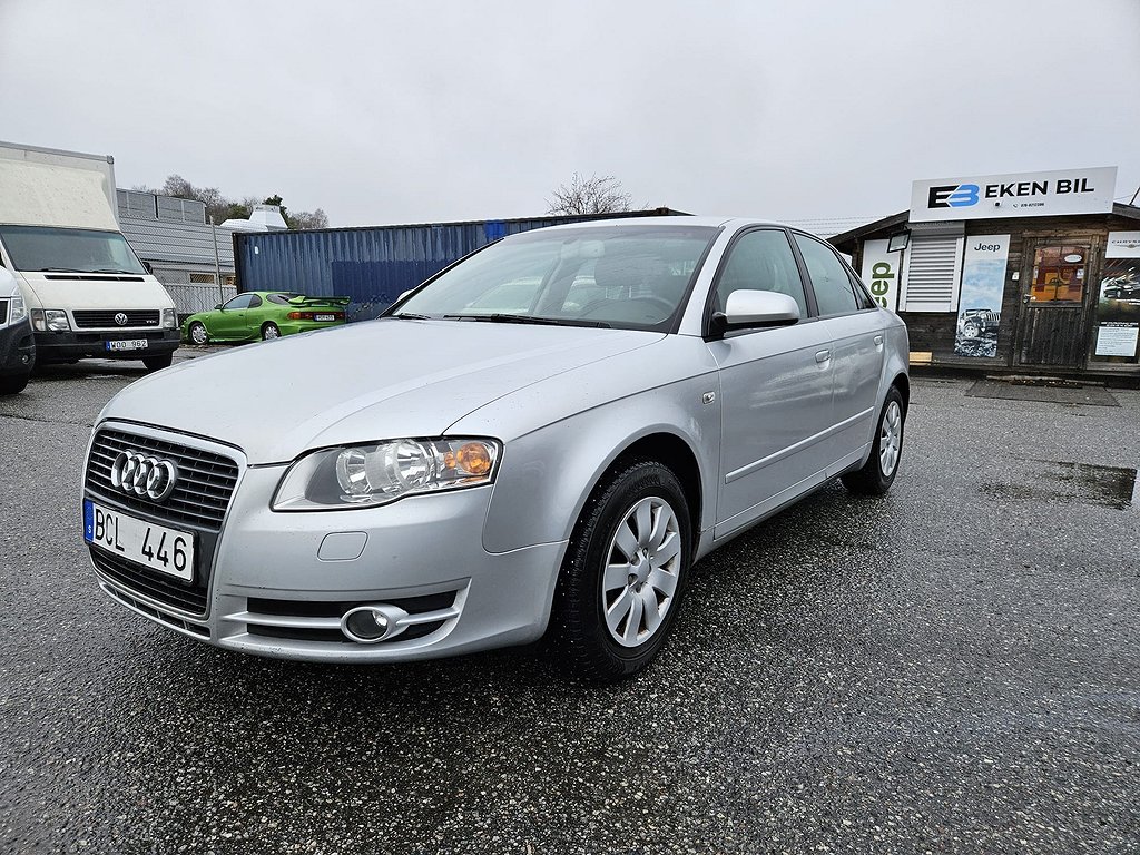 Audi A4 Sedan 2.0 AUT Nybesiktad Nyservad S/V Hjul